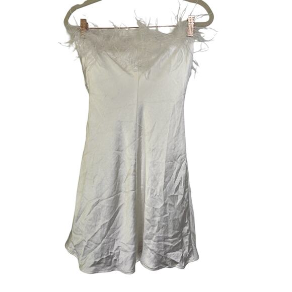 Elliatt Strapless Feather Trim Mini Dress Satin Bridal Fairy Wedding White Small - Picture 5 of 7